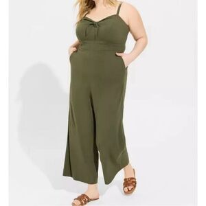 ✨Torrid Olive Green Sleeveless Crop Sz 00 Jumpsuit✨